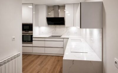 Cocinas a medida vs. Cocinas modulares: ¿Cuál es la mejor inversión?